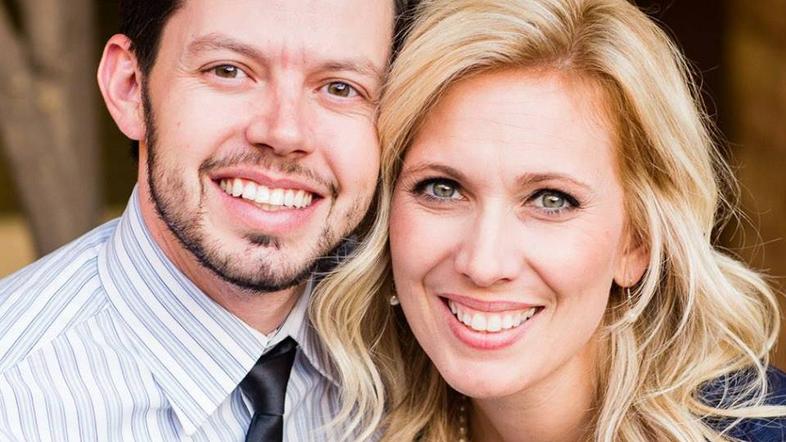 Une femme enceinte décède avec son bébé à l’intérieur et son mari fait quelque chose d’incroyable