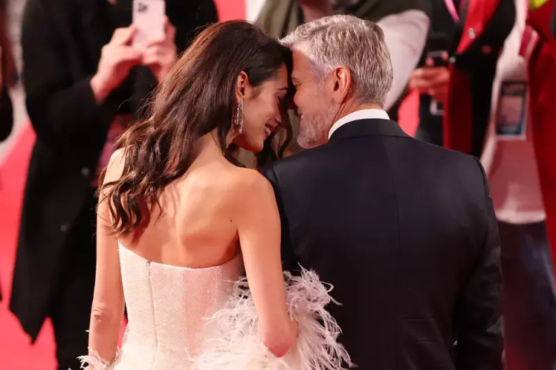 Pourquoi George et Amal Clooney ont quitté leur manoir de 13 millions de dollars: Leur déménagement urgent avec 2 enfants