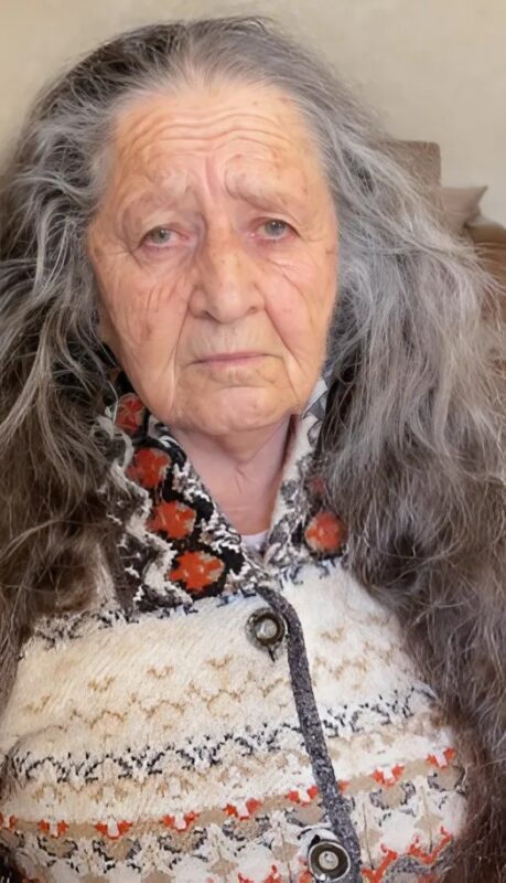 À l'âge de 80 ans, cette grand-mère a osé changer d'apparence pour la toute première fois