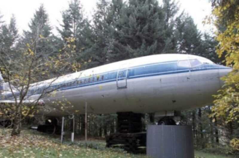 Cet homme a transformé un avion en maison ! ✈️ Découvrez l'intérieur