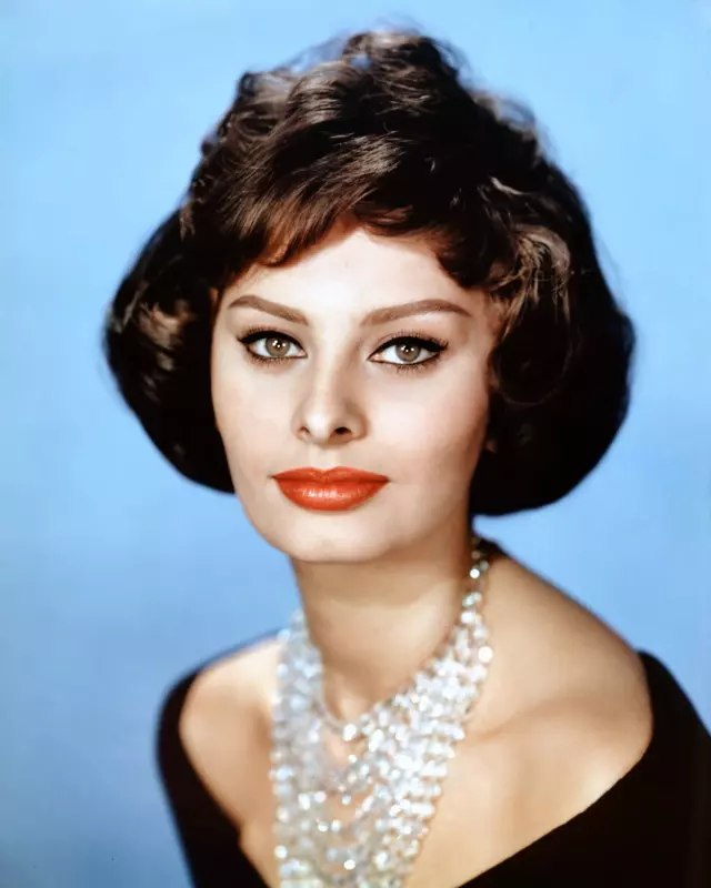 À 89 ans, Sophia Loren continue de rayonner avec une élégance intemporelle, comme le prouve une récente photo partagée par son fils Edoardo
