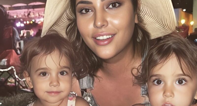 Ces jumeaux adorables n'ont JAMAIS rencontré leur grand-père, découvrez qui est une star légendaire du cinéma