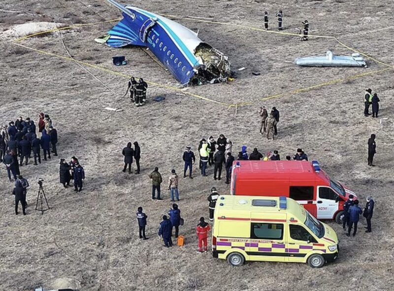 Terrible accident d'avion le jour de Noël: Au moins 67 personnes ont perdu la vie