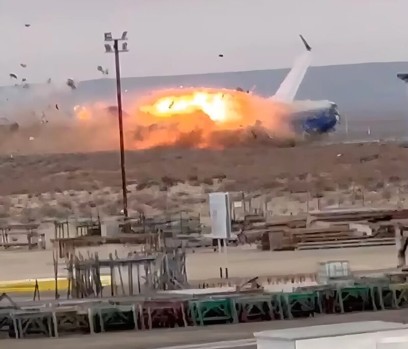 Terrible accident d'avion le jour de Noël: Au moins 67 personnes ont perdu la vie