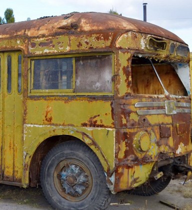 Une femme a transformé un bus de 1966 en une maison mobile moderne et confortable, un projet qui a pris trois ans pour être achevé