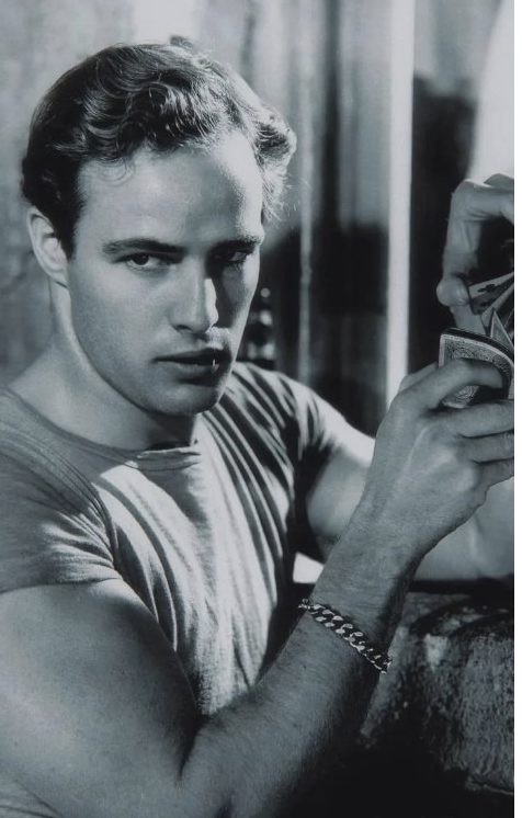 « Devinez de qui il s'agit ? Anciennement une figure emblématique du cinéma, cet acteur est aujourd'hui méconnaissabl