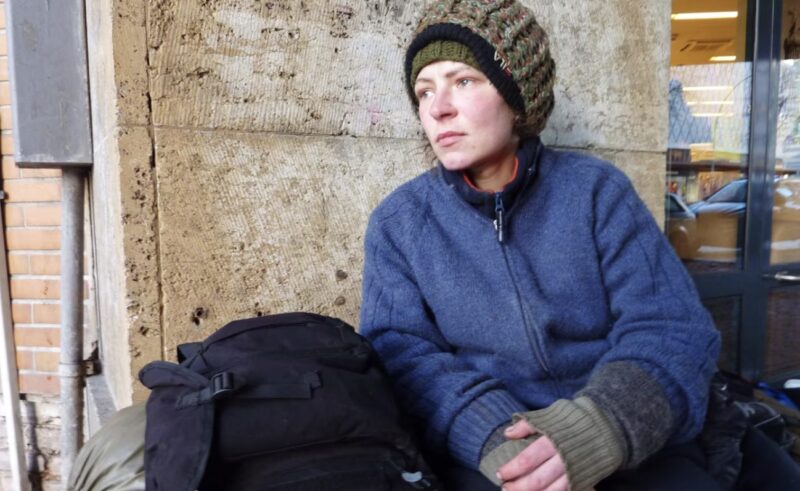 Je me suis marié à une femme sans-abri pour contrarier mes parents : un mois plus tard, en rentrant chez moi,