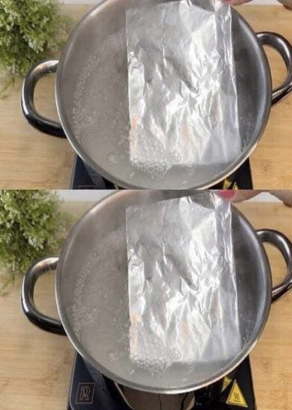 Placez une feuille de papier d’aluminium dans de l’eau bouillante et découvrez ce qui se passe – même les riches l’utilisent