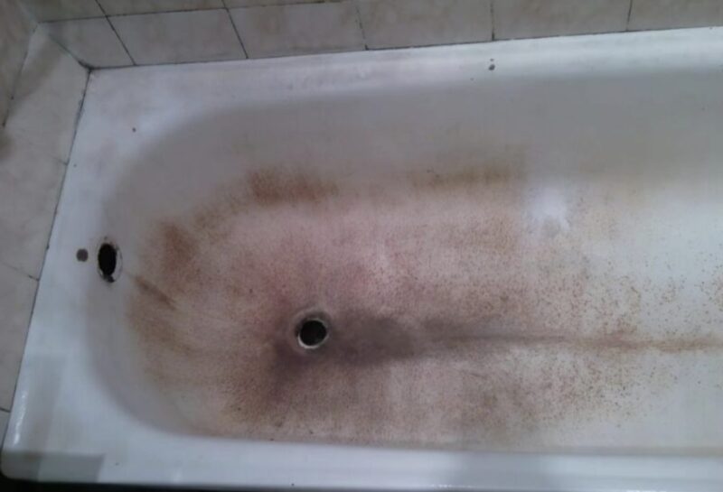 Nous avons donné une seconde vie à une vieille baignoire en la transformant en un meuble étonnant pour notre maison: Voici comment nous avons fait