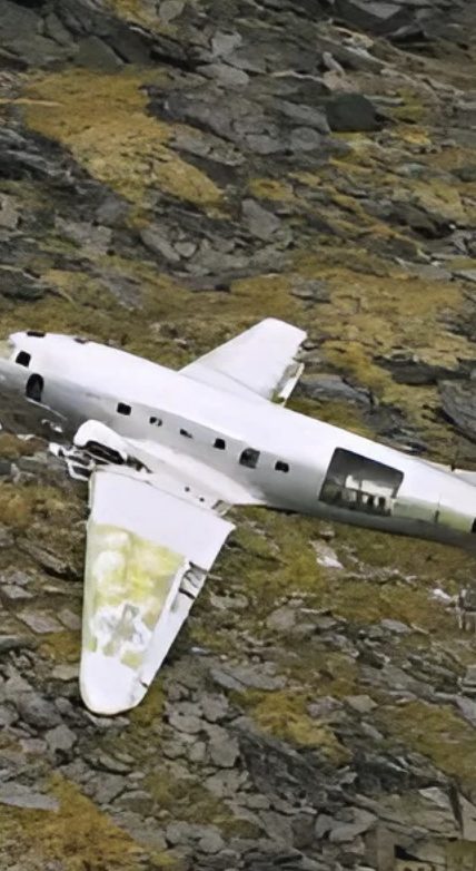 Un avion porté disparu depuis des dizaines d'années a été retrouvé: Les chercheurs ont été stupéfaits par ce qu'ils ont découvert à son bord