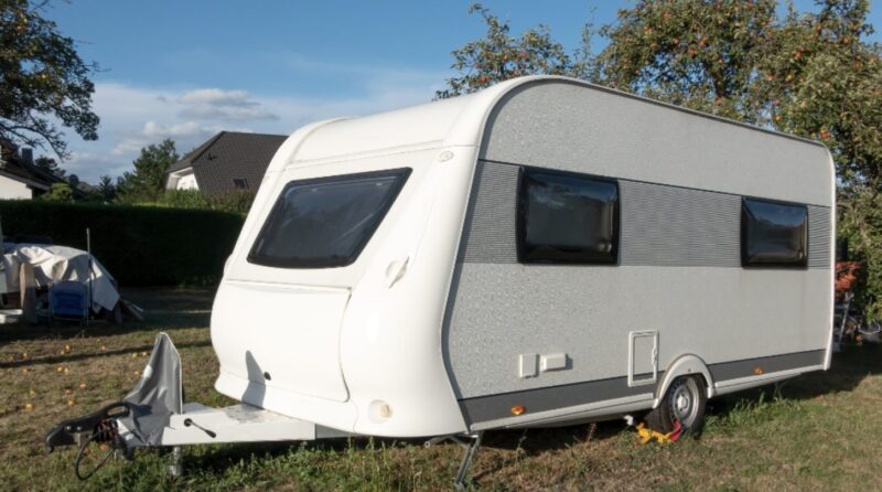 J'ai enfin déniché le camping-car de mes rêves, et en plus il est à ma portée financièrement: Découvrez l'intérieur de ce bijou