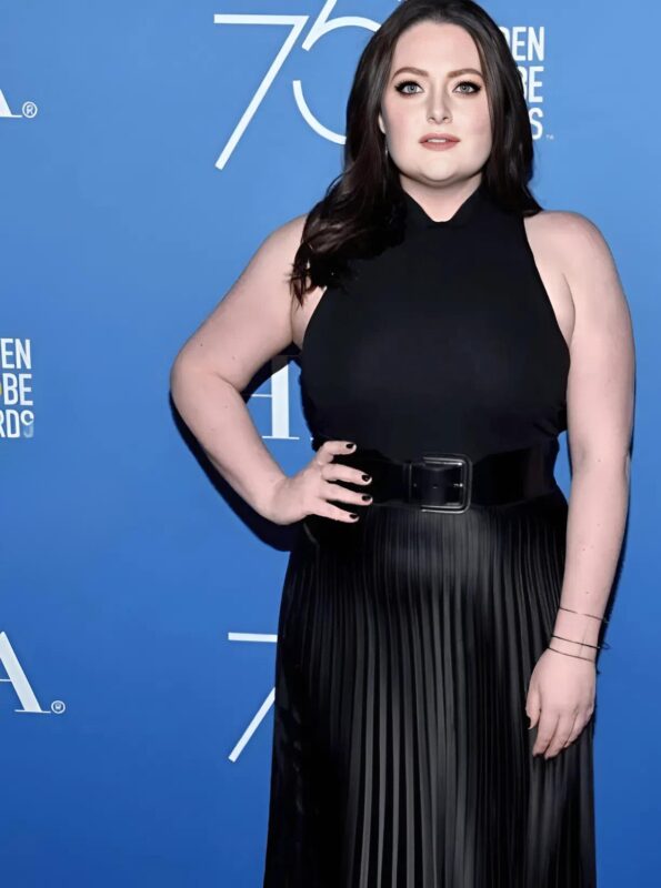 Cette femme pesait 180 kilogrammes ։ En quelques jours, elle a perdu 45 kilogrammes ։ Regardez à quel point elle est incroyable maintenant