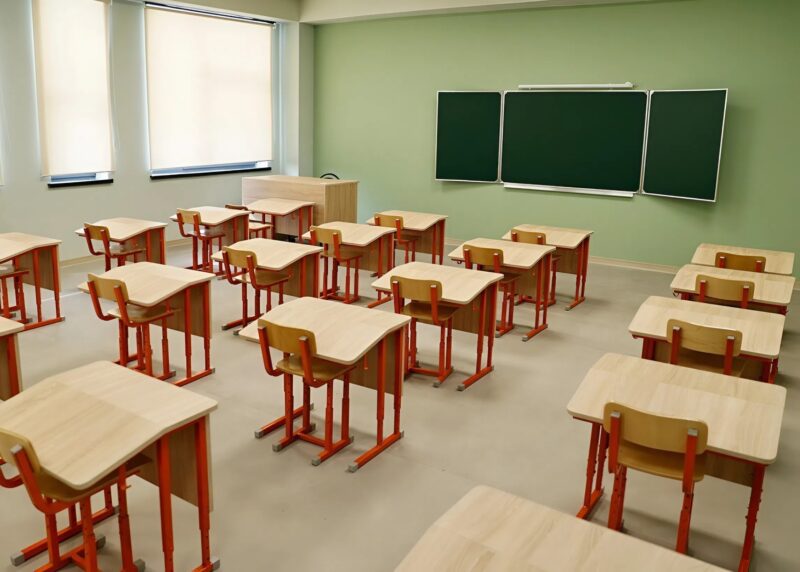 L’enfant dans la classe est devenu l’objet de moqueries de la part de l’enseignant et des camarades, mais ce qui s’est passé quelques minutes plus tard a fait taire tout le monde