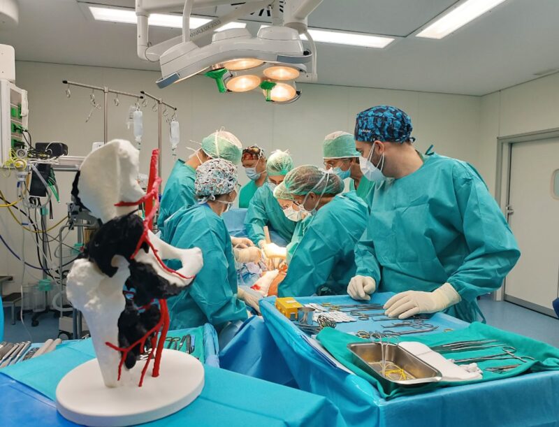 Pendant l’accouchement, j’ai perdu mon enfant, et ma belle-mère est venue à l’hôpital et a décidé de m’humilier à cause de cela ։ Mais dès que mon père est entré et a vu tout cela, il a fait quelque chose qui a choqué même moi sur place